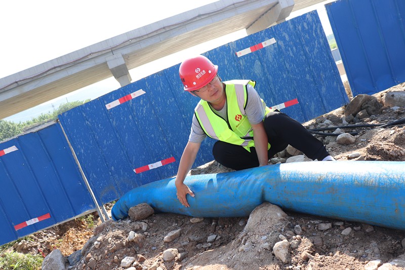 11、利用水泵對基坑抽水_副本