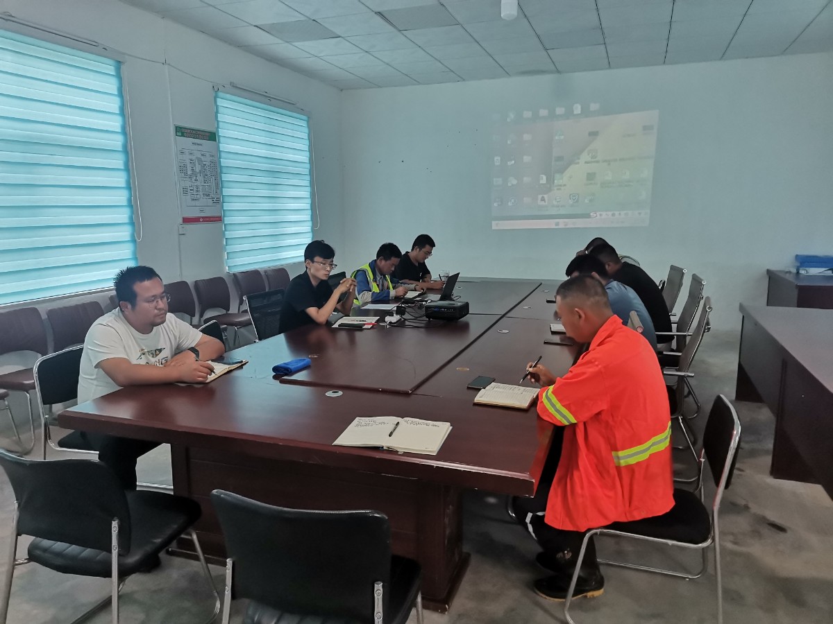 第四區(qū)域項目部召開蓋板涵安全及施工調(diào)度專題例會