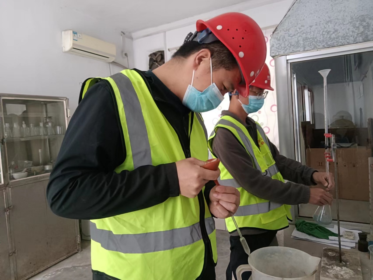 尋找最美公路人：不負韶華，奮進前行的左榮華