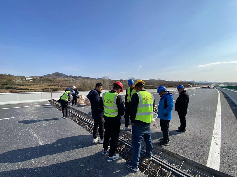 2-2、施工前，項(xiàng)目辦組織去其他標(biāo)段參觀學(xué)習(xí)_副本