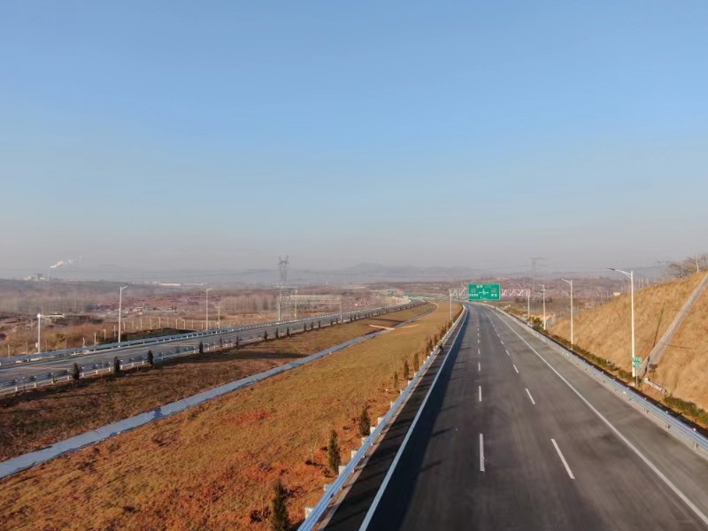 我們這一年——臨臨高速項目耿瑤瑤