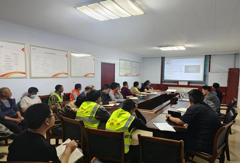 路源新材料參加規(guī)范晨會(huì)制度學(xué)習(xí)