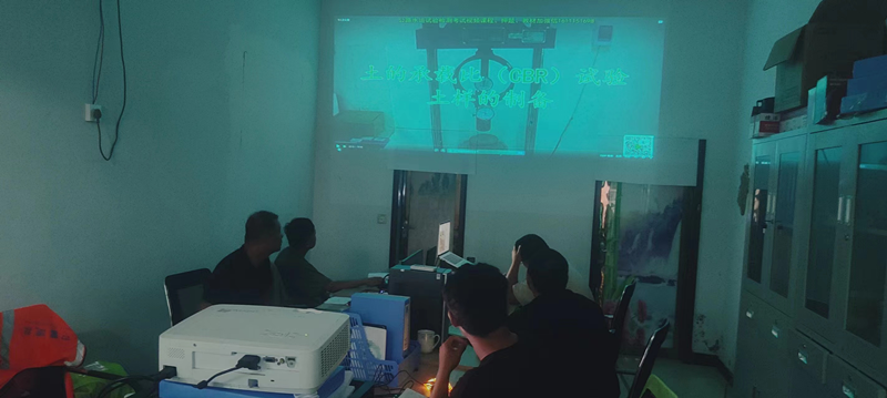 第五區(qū)域項(xiàng)目部開展試驗(yàn)及測(cè)量知識(shí)專項(xiàng)培訓(xùn)