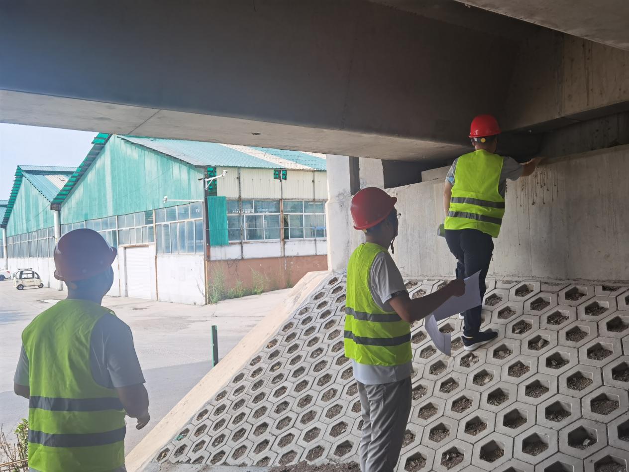 公司開展橋梁施工質(zhì)量管理巡查活動