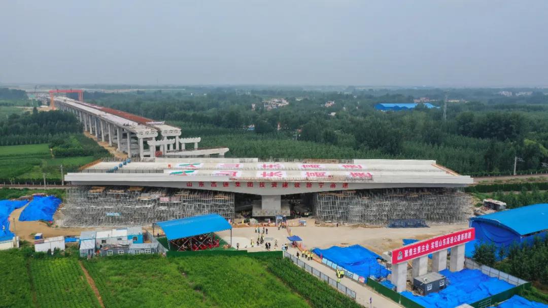 帥！萬(wàn)噸大橋?yàn)t灑轉(zhuǎn)身