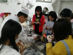 新寧項目組織“包餃子，迎五四”活動