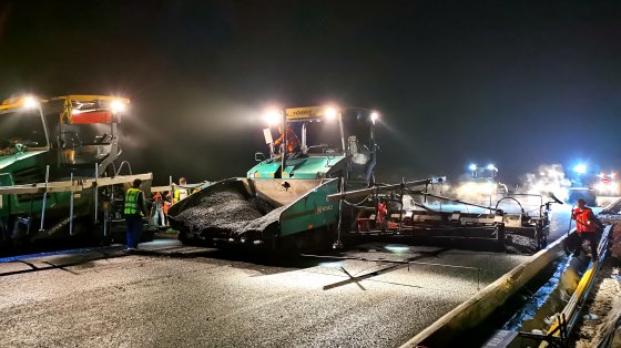 秋日無(wú)限好 大干正當(dāng)時(shí)