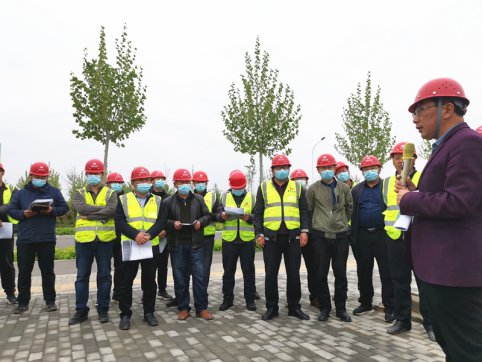 【抓作風(fēng) 創(chuàng)效益】公司召開中水管道安裝項(xiàng)目施工現(xiàn)場(chǎng)會(huì)議