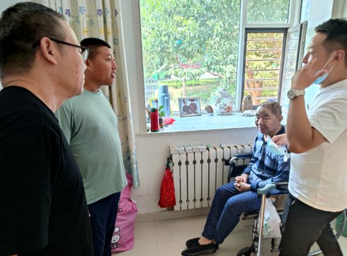 第三公司黨支部、工會(huì)走訪慰問危困職工家庭