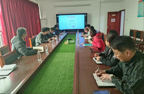 市政工程公司組織貫宣學(xué)習(xí)公司4號文件